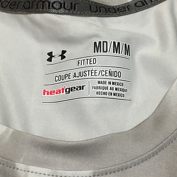Fitted Under Armour tee - Picture 3 of 4